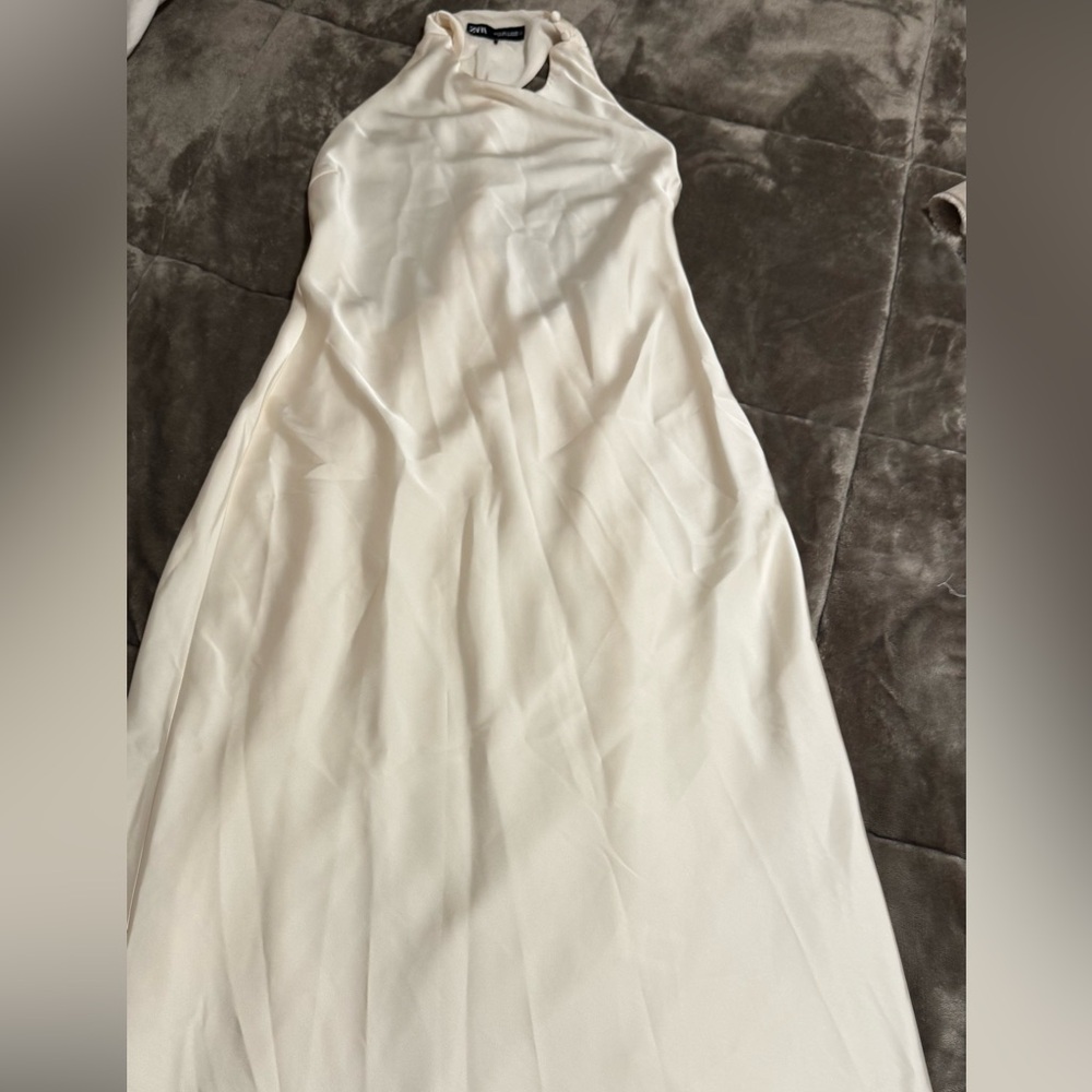Zara - Cream Maxi Dress - Open back - Picture 2 of 7